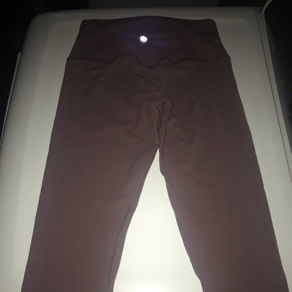 Align Lululemon crop 21 size 6 in mauve - Picture 2 of 3